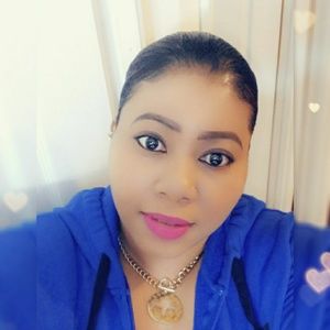 Meet your Posher, Carine